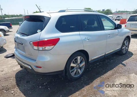2013 Nissan Pathfinder Platinum z USA, uszkodzony, nr VIN 5N1AR2MM7DC616961